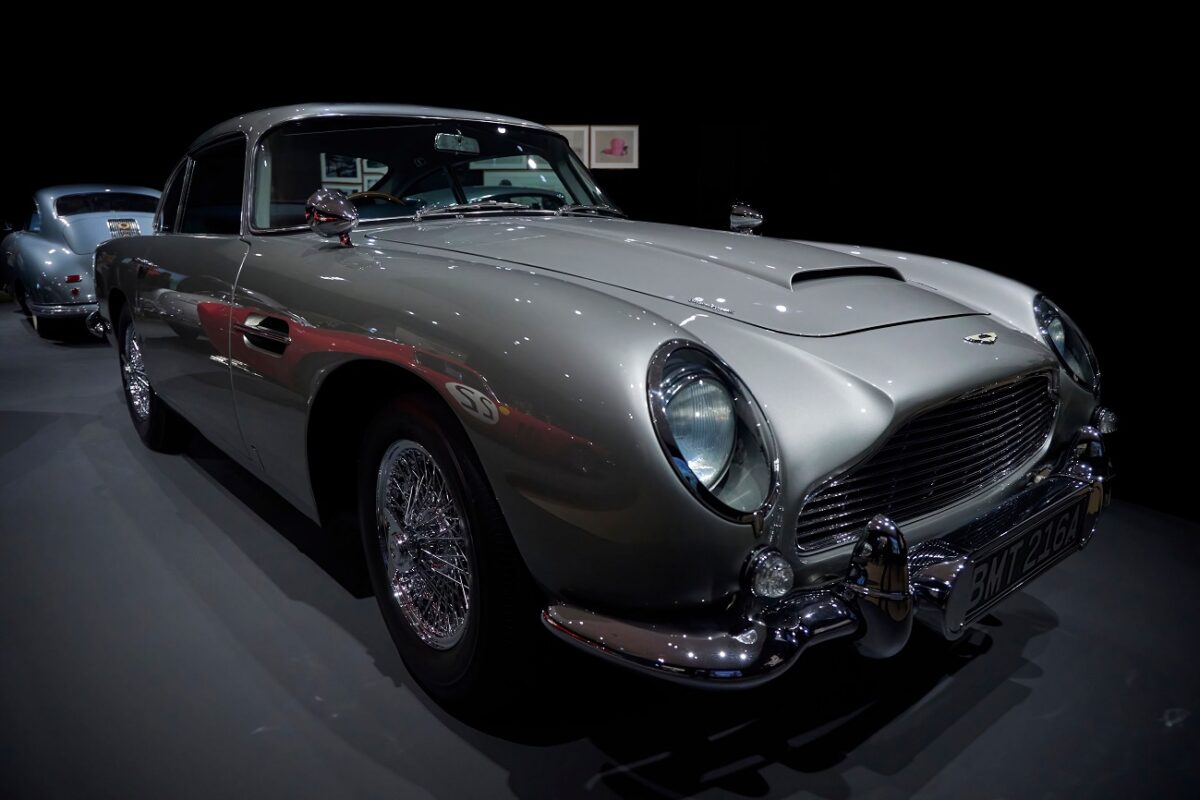 Óriási bejelentés érkezett az új James Bond filmekről