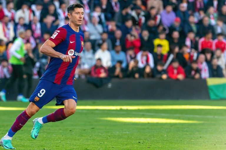 Lewandowski elhagyhatja Európát, és még több pénzt kereshet