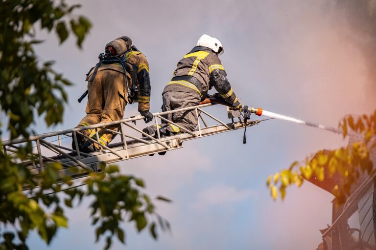 Friss információkat közölt a Katasztrófavédelem a hajnali nagy gárdonyi üzemtűzről