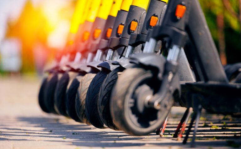 Akkorát esett egy 14 éves fiú az elektromos rollerrel, hogy kómába került