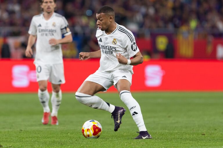 A Real Madrid edzője kemény üzenetet küldött Mbappénak