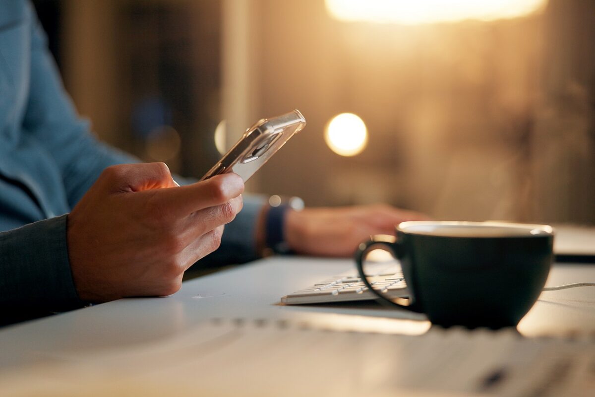 Valószínűleg rosszul használod a telefonod kijelzőjét estenként, és nem is tudsz róla