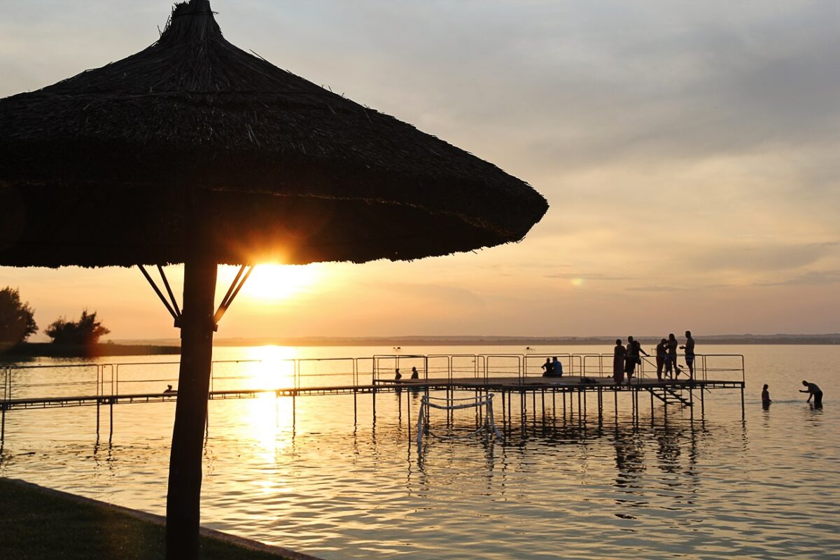 Drágulnak a strandbelépők – ennyibe kerül idén a fürdőzés Magyarországon