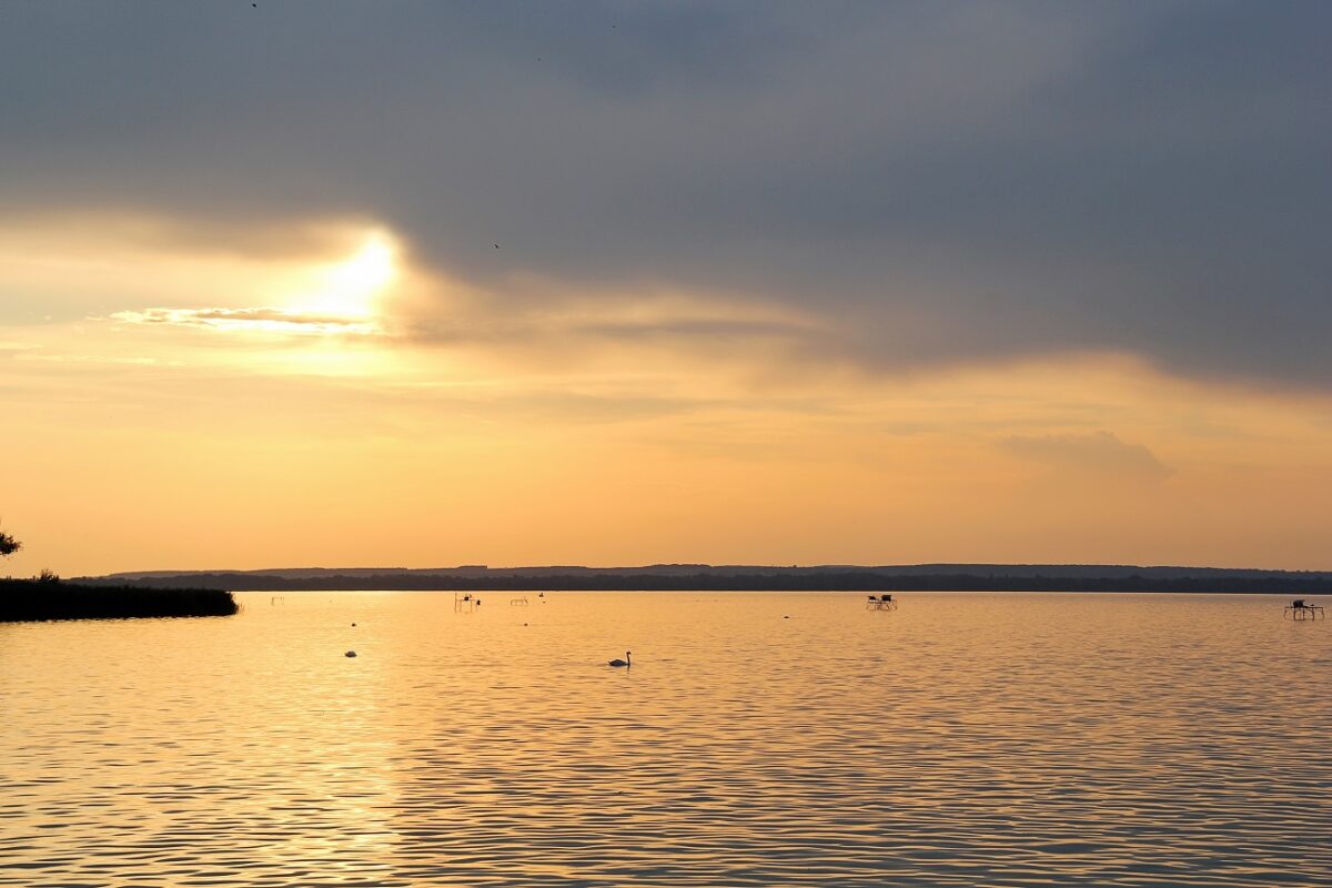 Ingyenessé tették a magyarok egyik kedvenc strandját a Balatonon