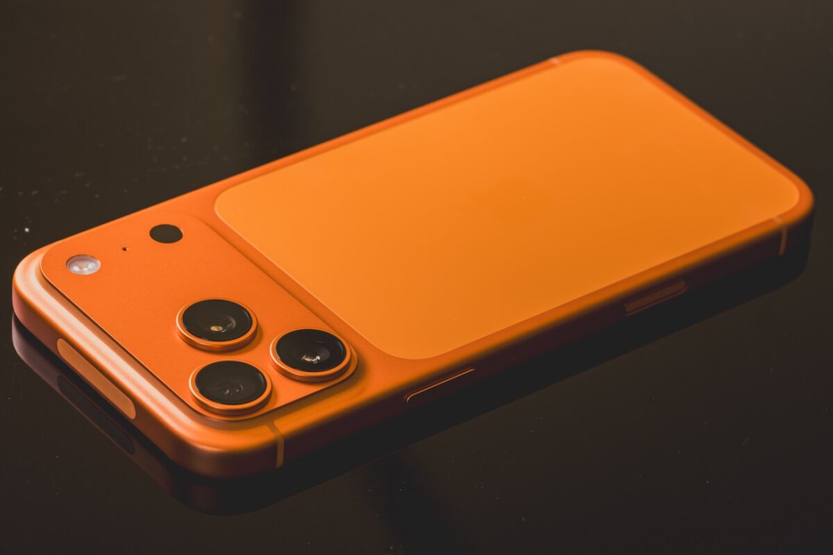 Kiderült, mit rejt az iPhone 17 Pro felső csíkja