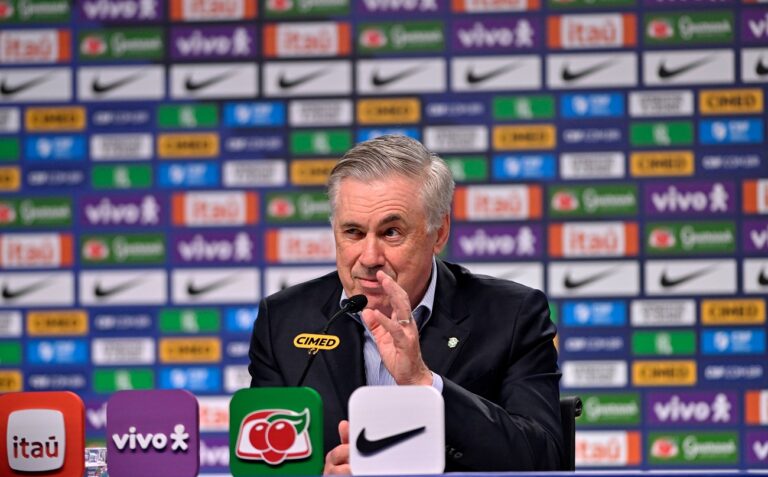 Ancelotti a Real Madrid örök riválisát segítheti