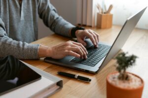 4 figyelmeztető jel, hogy hamarosan tönkremehet a laptopod akkumulátora