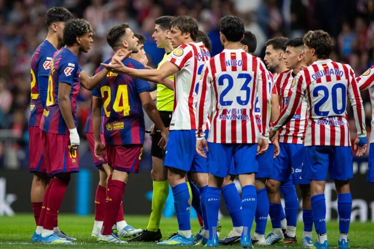 Az Inter 70 millió eurót kér Bastoniért, a Barcelona viszont cserében gondolkodik