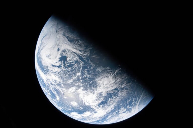 Egy NASA-pilóta szerint egyetlen dolog mégis hiteles a Halálos iramban űrjelenetében