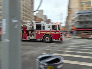 Hatalmas robbanás rázta meg New Yorkot – rengeteg tűzoltó is megsérült