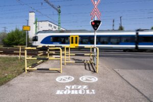 Vitézy Dávid rendkívüli bejelentést tett a MÁV kapcsán