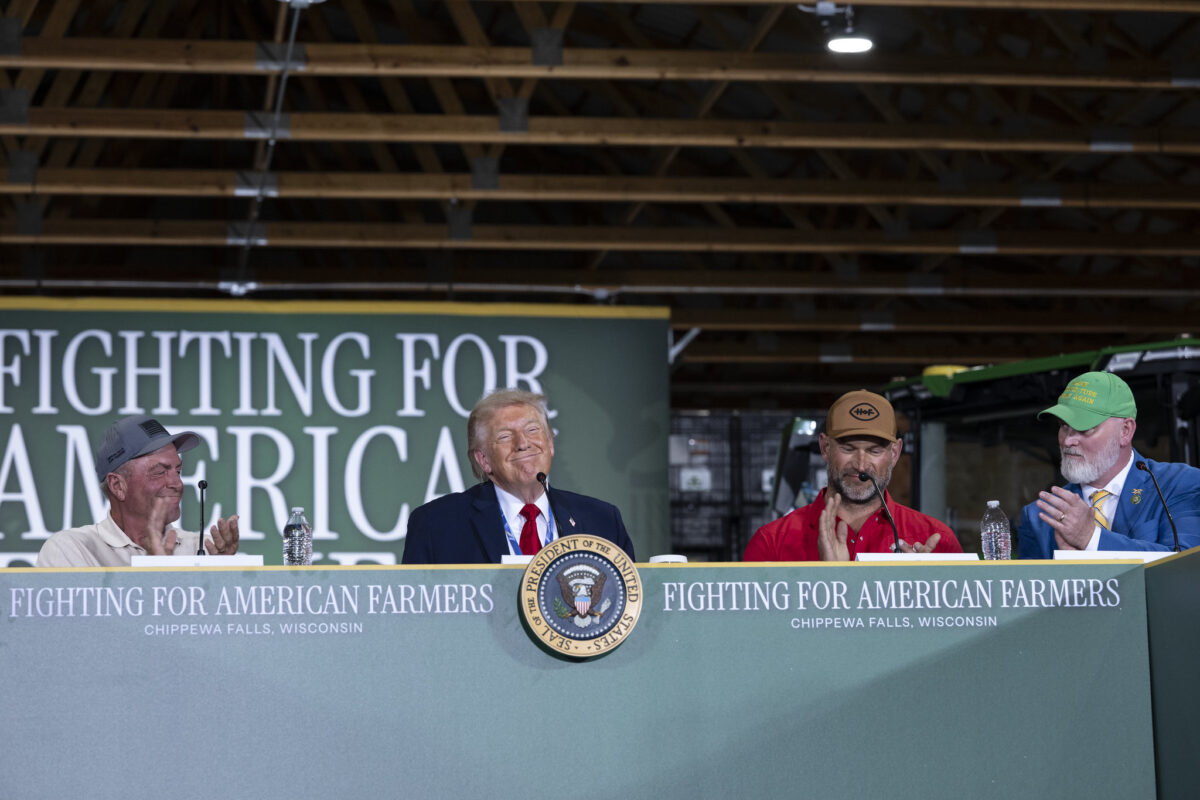 Bejelentette a nagy iráni alkut Trump, azonnal zuhanni kezdett az olaj ára