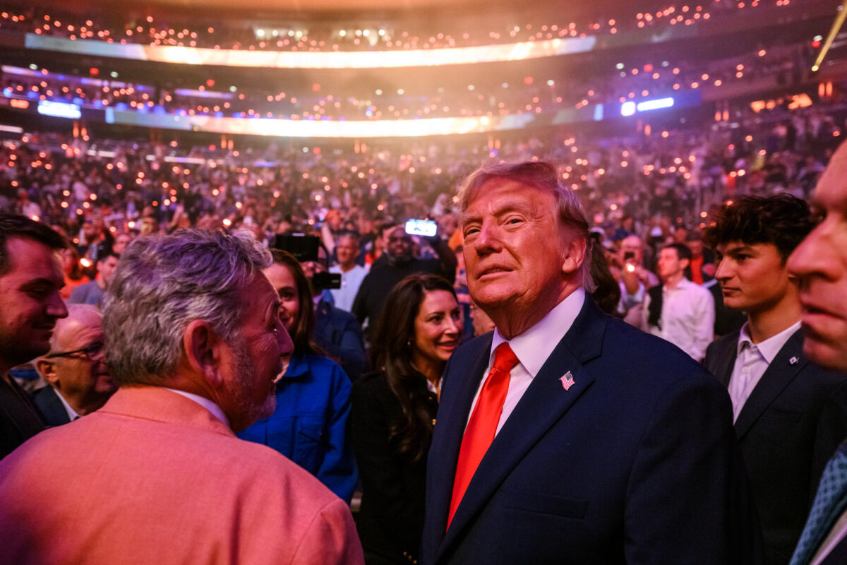 Donald Trump váratlan rendkívüli bejelentést tett szombat este