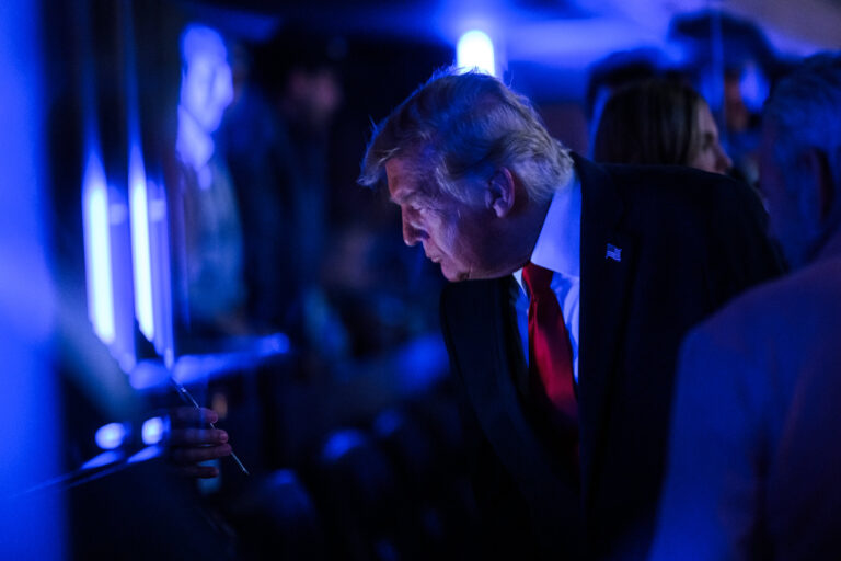 Azonnali közleményt adott ki Donald Trump vasárnap