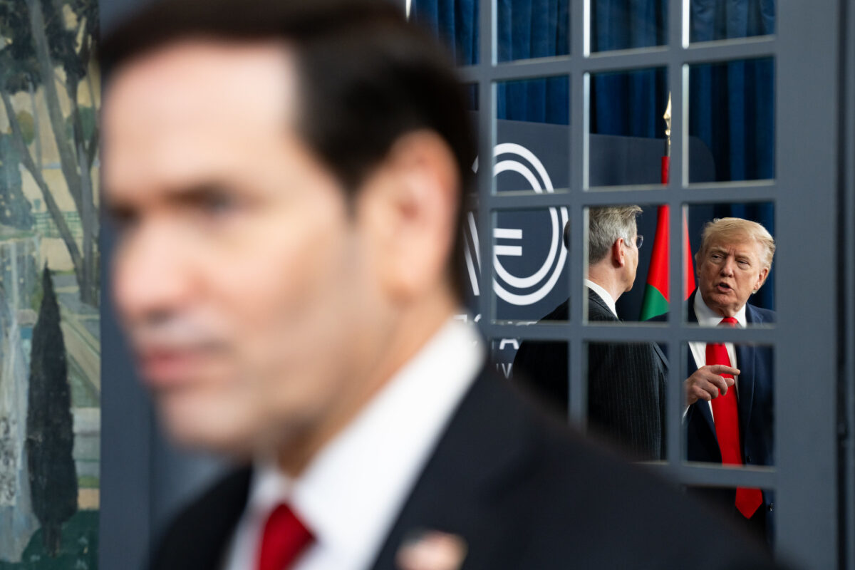 Irán rendkívüli bejelentéssel üzent Donald Trumpnak