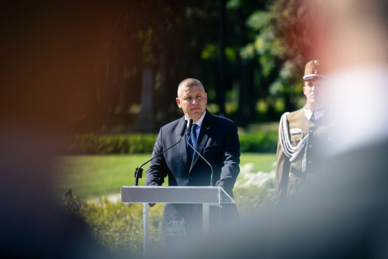 Itt van Ruszin-Szendi Romulusz honvédelmi miniszter szombati bejelentése – a katonák döntöttek