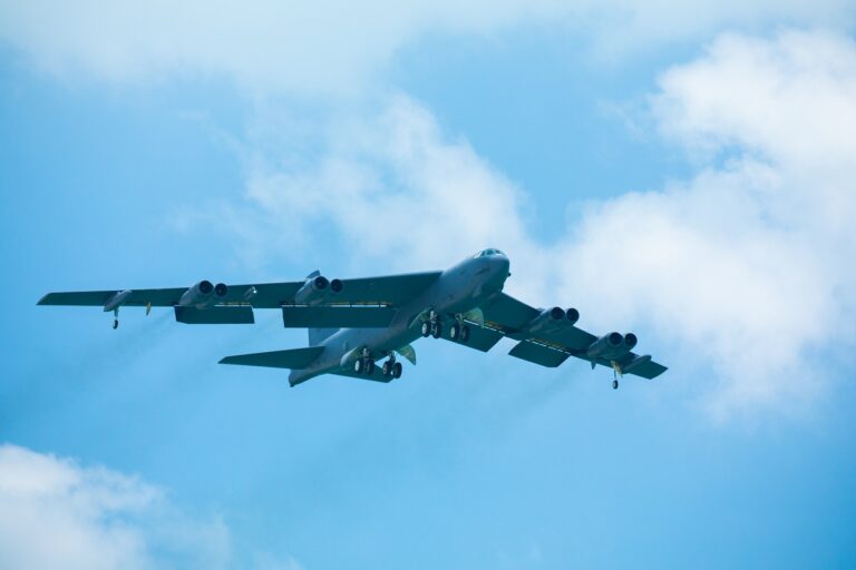 Felszállás után lezuhant egy amerikai B–52-es bombázó Kaliforniában