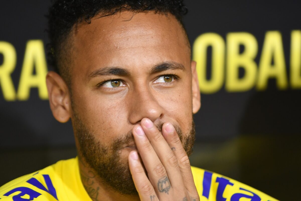 Elkezdett kitálalni Neymar szerelme