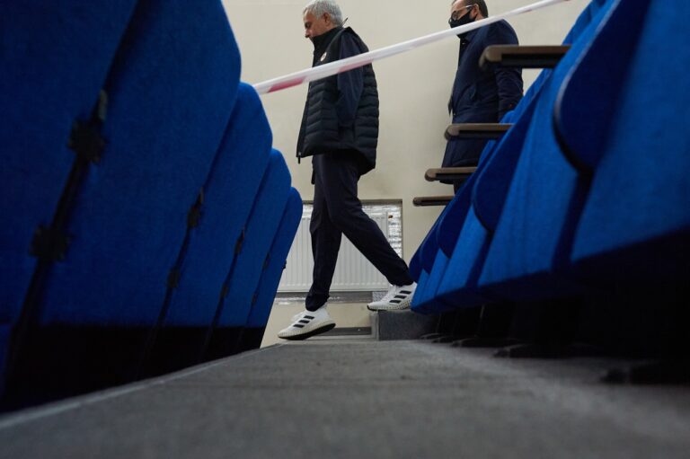 Váratlan nagy név bukkanhat fel José Mourinho stábjában