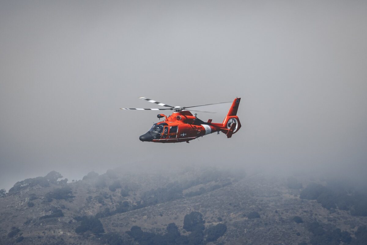 Súlyos légi-baleset történt – lezuhant az amerikai partőrség helikoptere Alaszkában