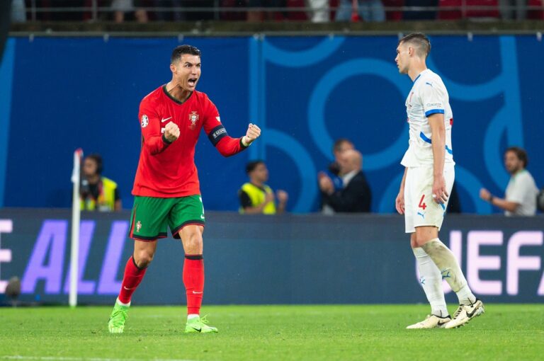 Messi, Ronaldo és több futballlegenda utolsó nagy dobására készülhet a futballvilág