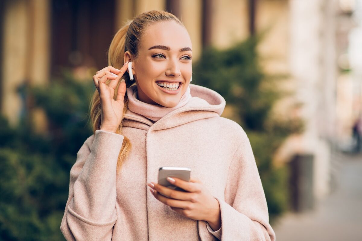 Ezt jelzi az AirPods-od tokján villogó zöld fény
