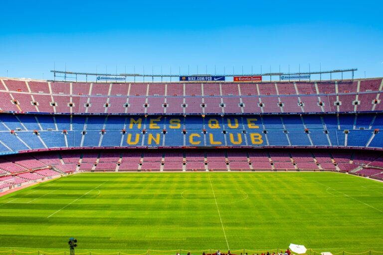 Három sztárt áldozna be a Barcelona két világsztárért