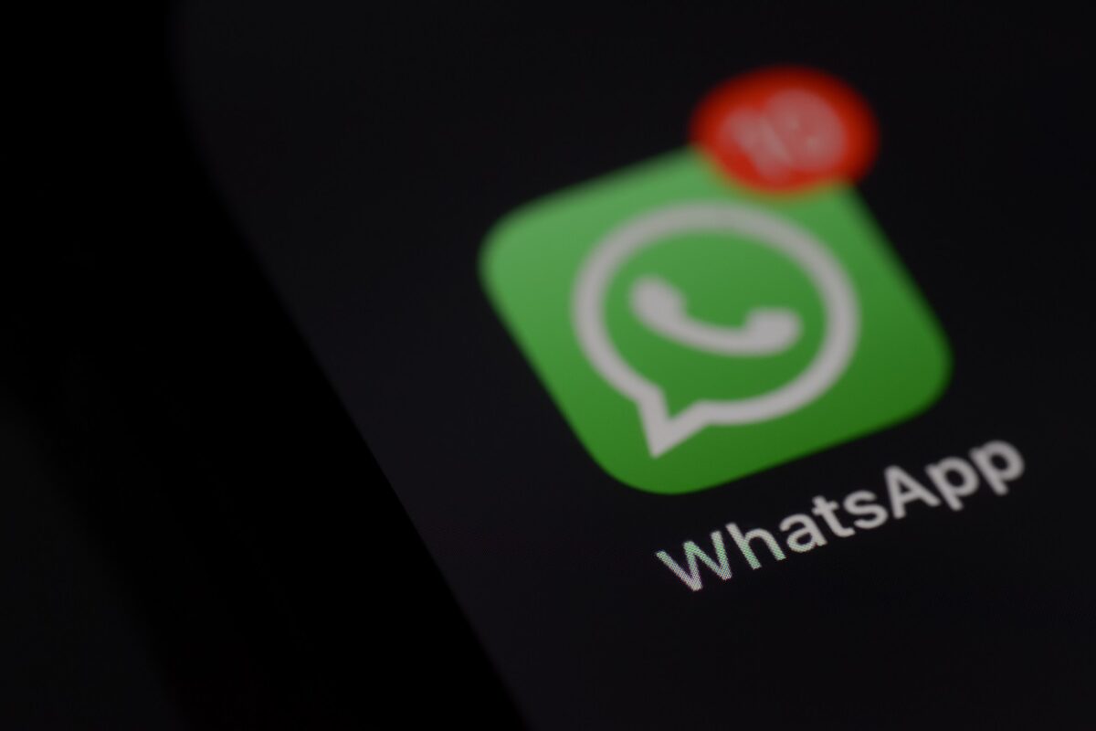 Látványos újdonság érkezik a WhatsApp-ba az iPhone-okon – sokan örülhetnek neki