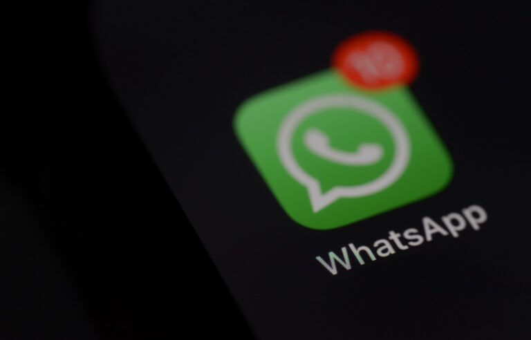 Látványos újdonság érkezik a WhatsApp-ba az iPhone-okon – sokan örülhetnek neki