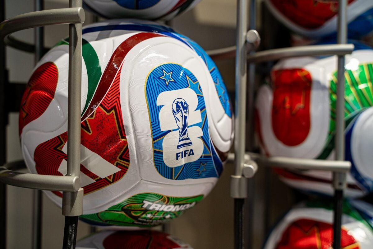 Kitoloncolt játékvezető, törölt jegyek, mégis minden rendben a FIFA szerint a vb előtt