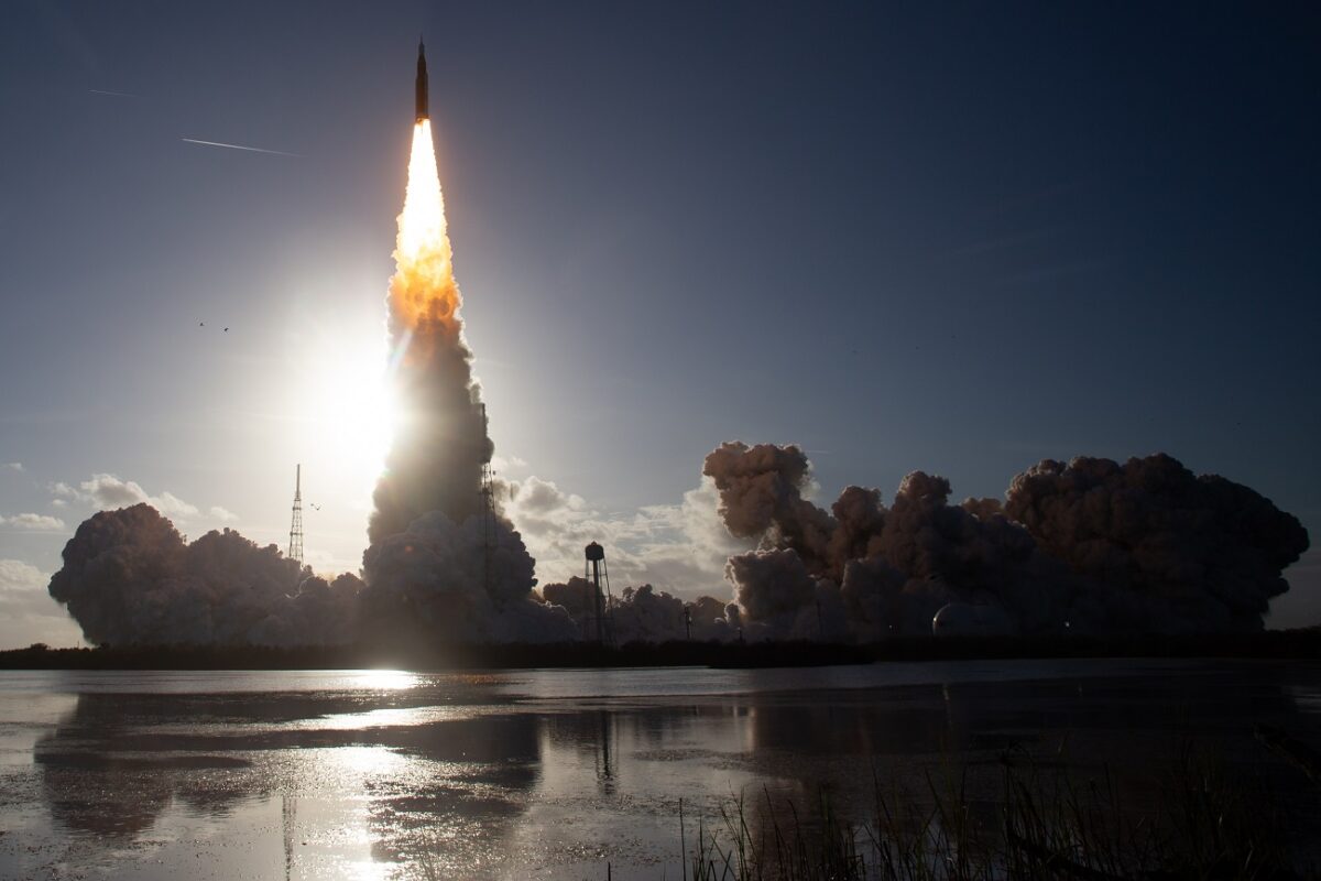 Ezért érnek földet az orosz űrhajók szárazföldön, miközben a NASA az óceánba tér vissza